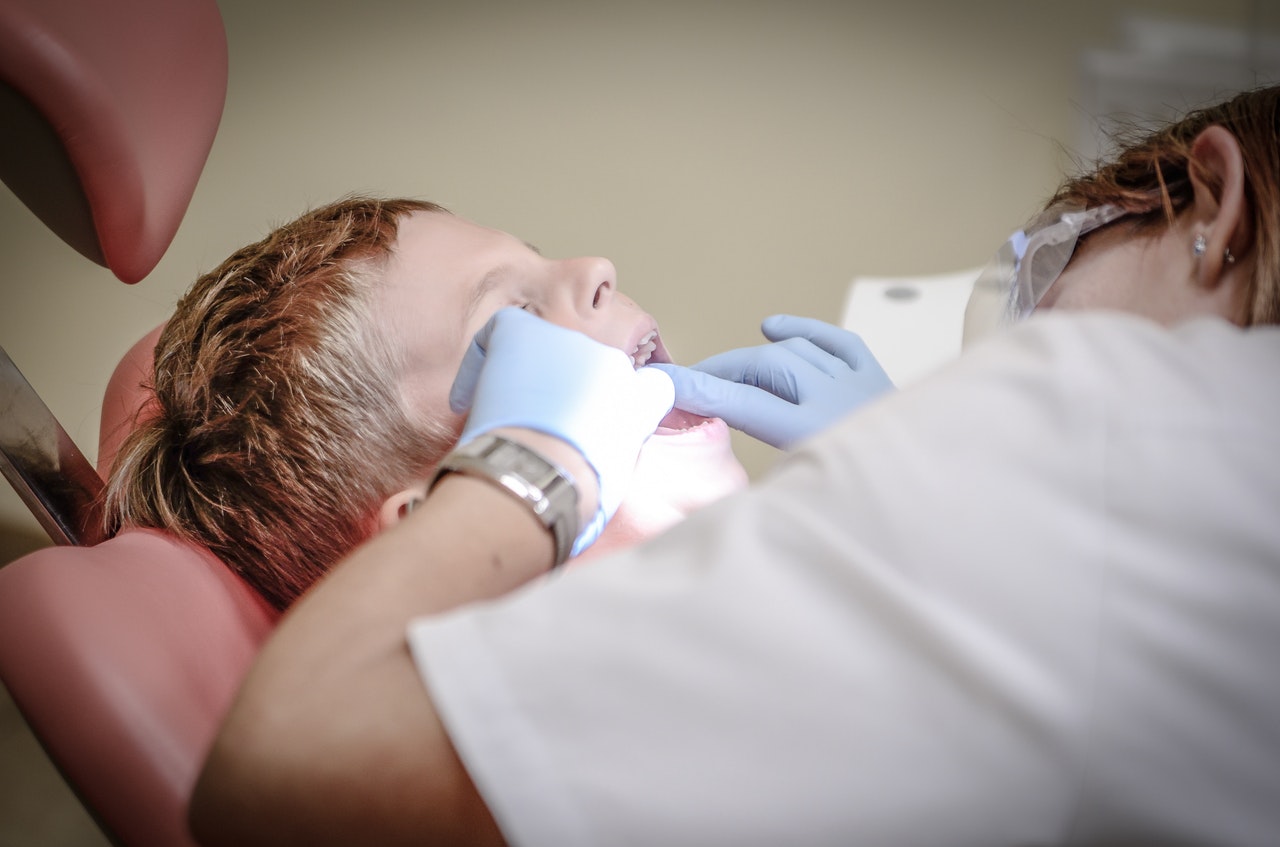 child during dental check up